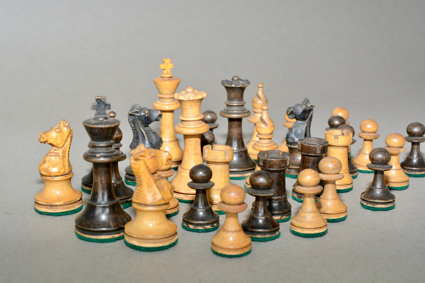 Edwardian wooden chess set chessmen