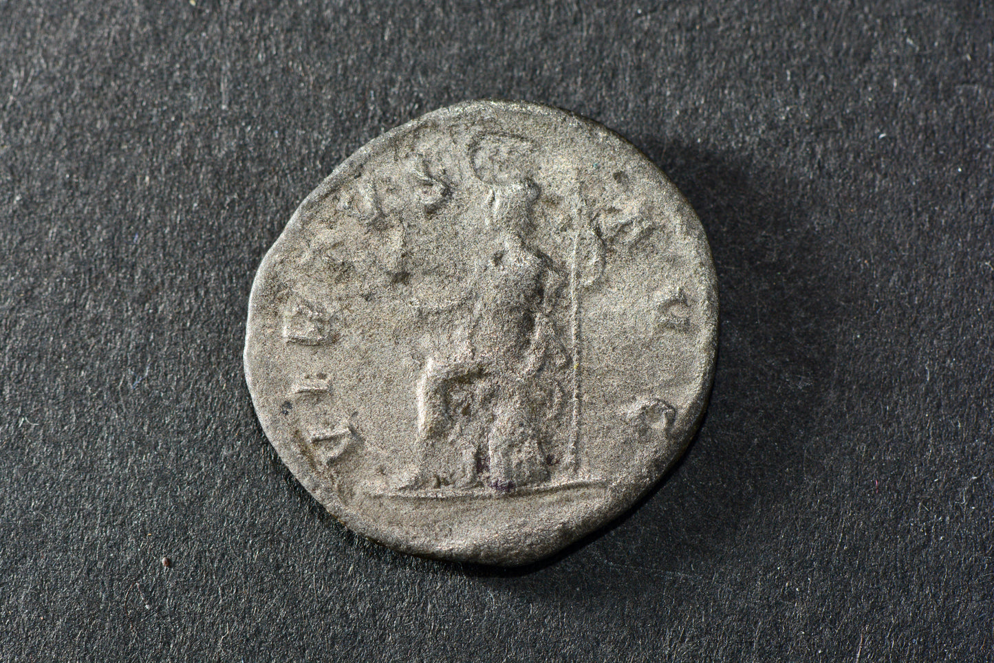 Ancient Roman silver denarius Severus Alexander (AD 222-235) Denarius / Virtus M6