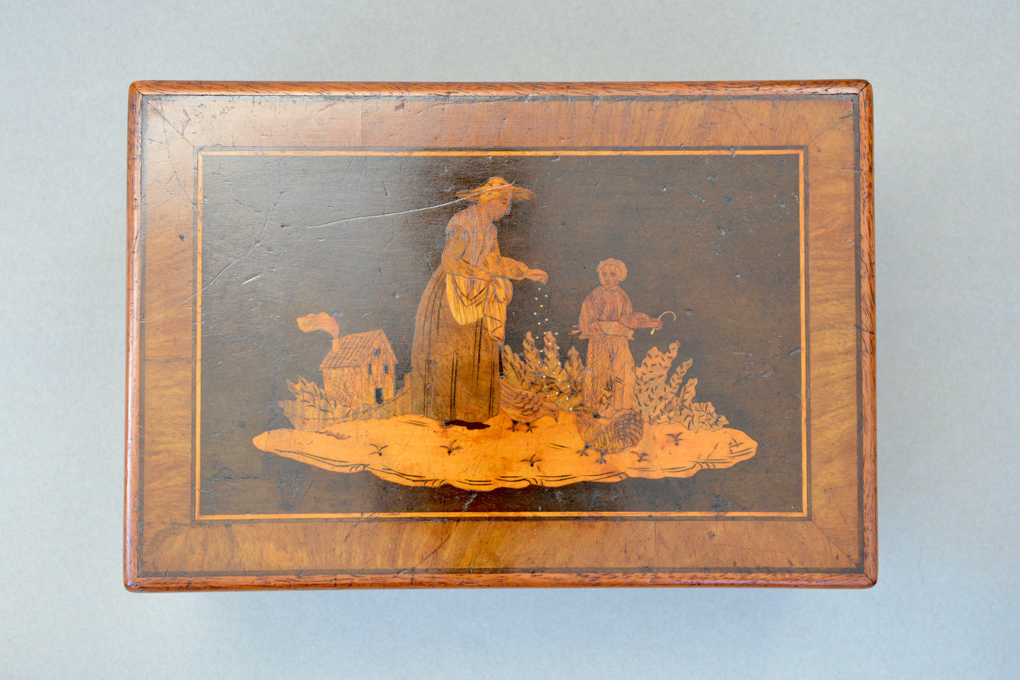Edwardian inlaid Sorrentoware box