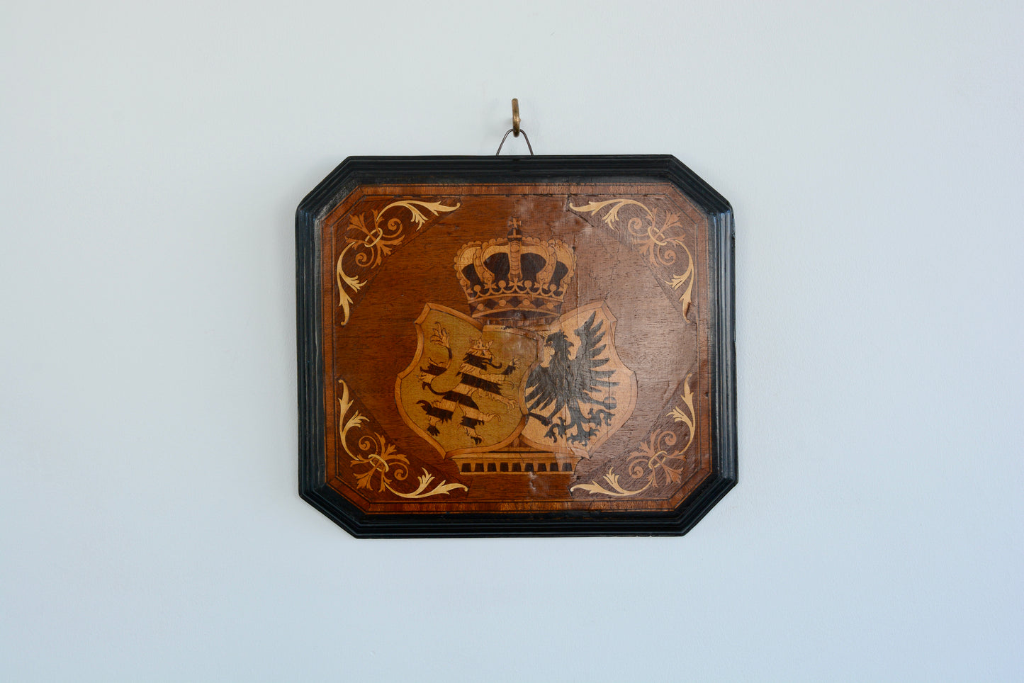 Edwardian inlaid wooden armorial coat of arms wall plaque panel