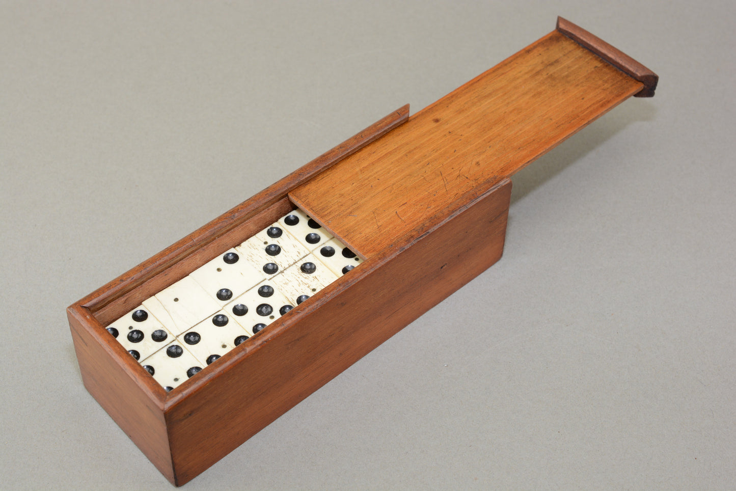Edwardian boxed set of dominoes