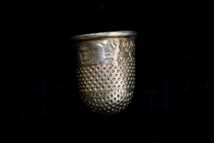 Early 18th century silver thimble with cherubs circa.1700-20 M20