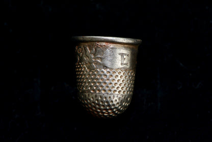Early 18th century silver thimble with cherubs circa.1700-20 M20