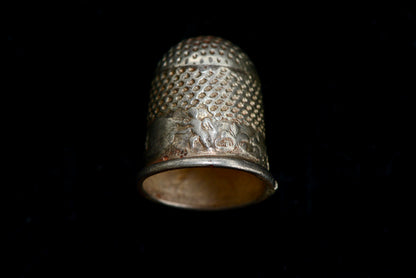 Early 18th century silver thimble with cherubs circa.1700-20 M20